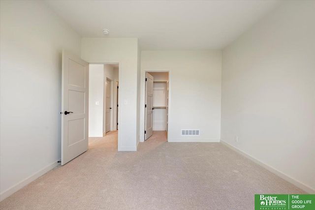 3639 S 218th Avenue, Elkhorn, NE 68022