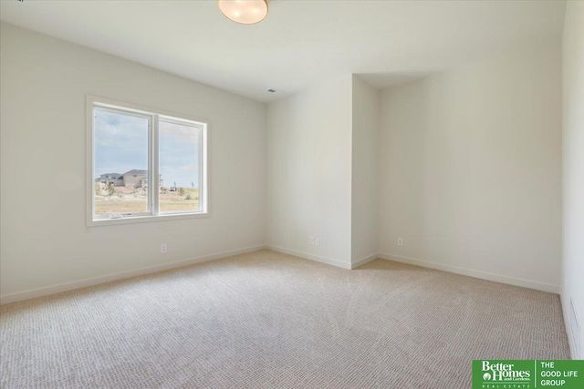 3639 S 218th Avenue, Elkhorn, NE 68022