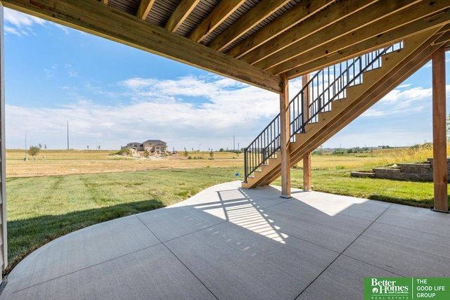 3639 S 218th Avenue, Elkhorn, NE 68022