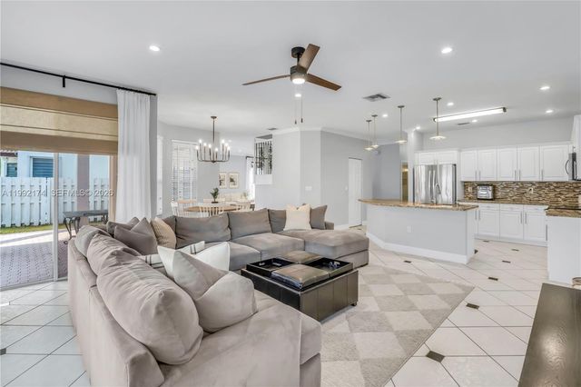 15862 SW 24th St, Miramar, FL 33027