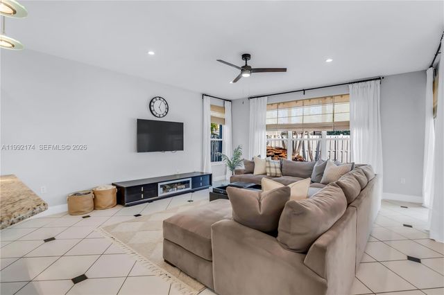 15862 SW 24th St, Miramar, FL 33027