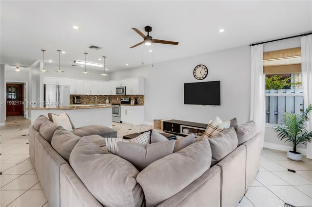 15862 SW 24th St, Miramar, FL 33027