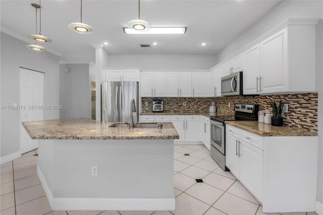 15862 SW 24th St, Miramar, FL 33027