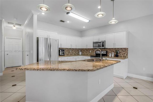 15862 SW 24th St, Miramar, FL 33027