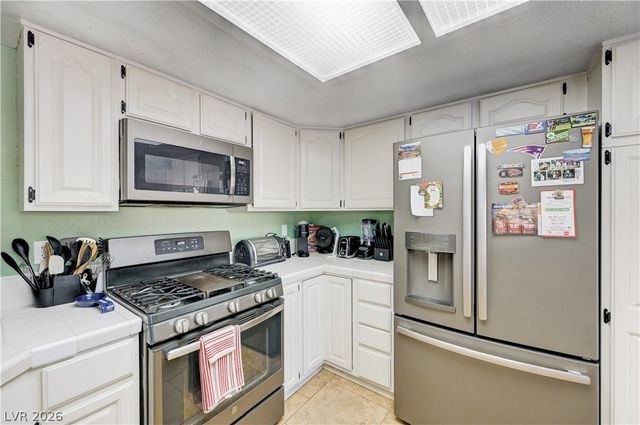 14 Barton Spring Circle, Henderson, NV 89074