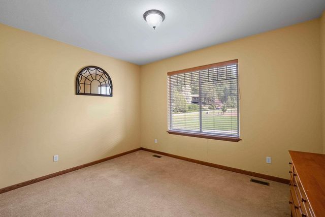 4127 S Sullivan Rd, Veradale, WA 99037