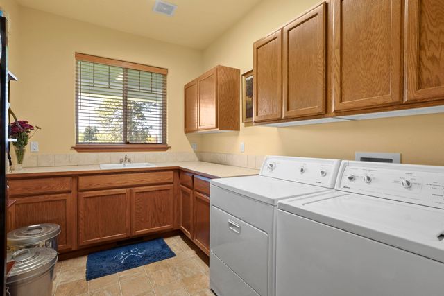 4127 S Sullivan Rd, Veradale, WA 99037