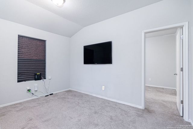 4614 Heathers Cross, St Hedwig, TX 78152