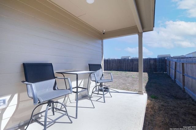 4614 Heathers Cross, St Hedwig, TX 78152