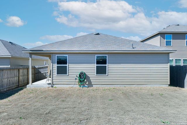 4614 Heathers Cross, St Hedwig, TX 78152