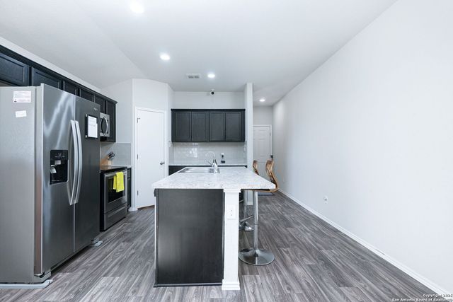 4614 Heathers Cross, St Hedwig, TX 78152