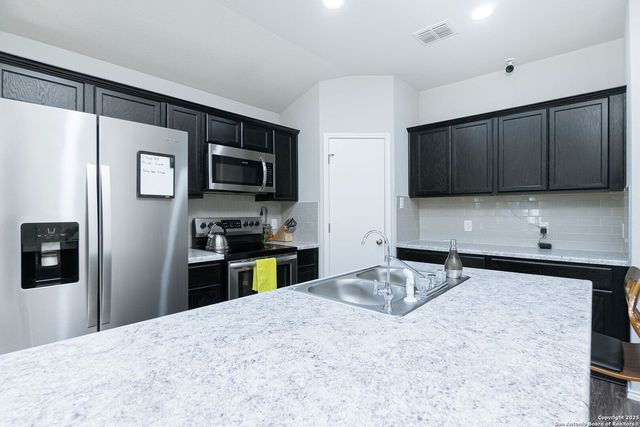 4614 Heathers Cross, St Hedwig, TX 78152