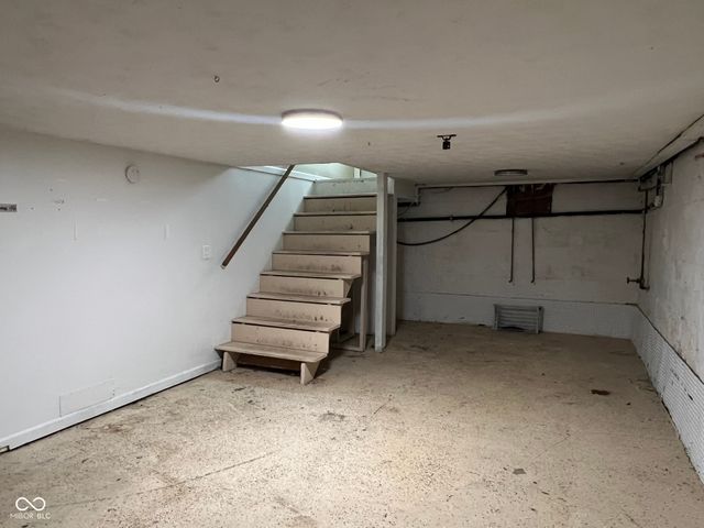 51 S Brooks Street, Columbus, IN 47201