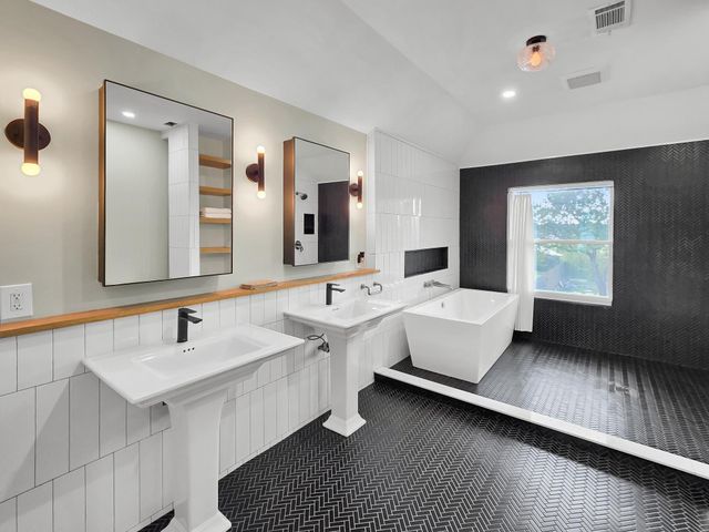 11211 S Country Club Green Drive, Tomball, TX 77375