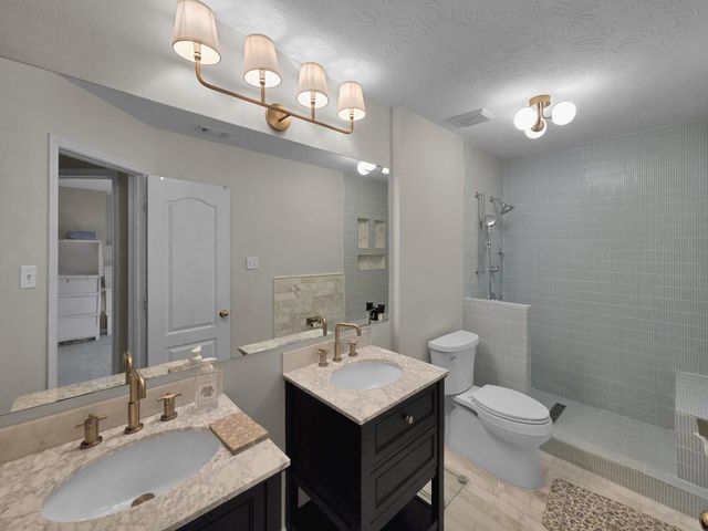 11211 S Country Club Green Drive, Tomball, TX 77375