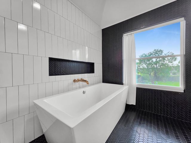 11211 S Country Club Green Drive, Tomball, TX 77375
