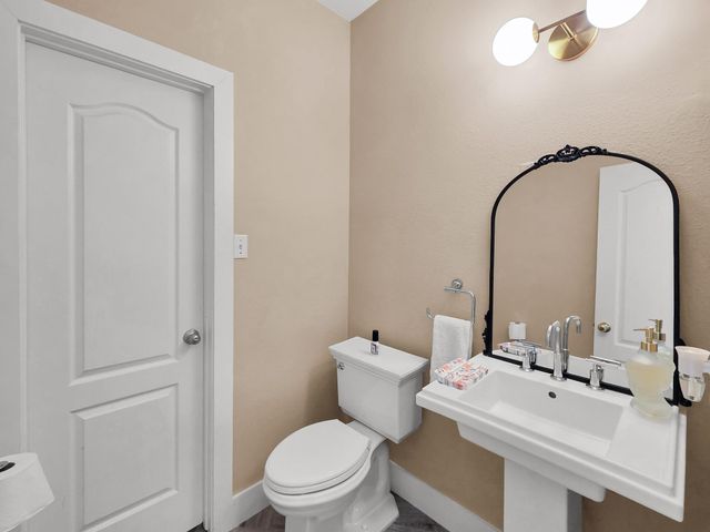 11211 S Country Club Green Drive, Tomball, TX 77375