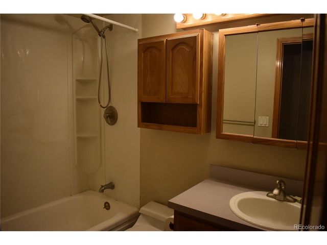 1650 Biscay Cir, Aurora, CO 80011