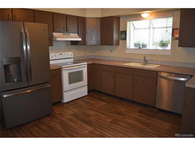1650 Biscay Cir, Aurora, CO 80011