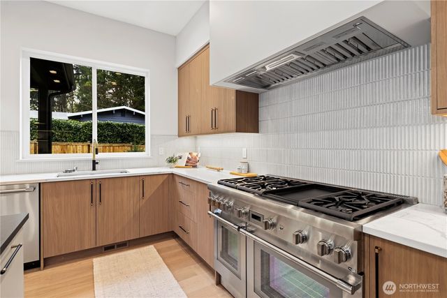 13310 NE 112th Place, Redmond, WA 98052