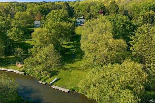 3519 Nagawicka ROAD, Hartland, WI 53029