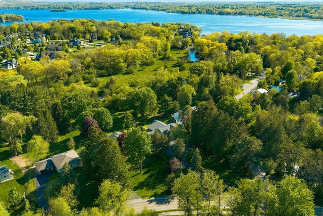 3519 Nagawicka ROAD, Hartland, WI 53029
