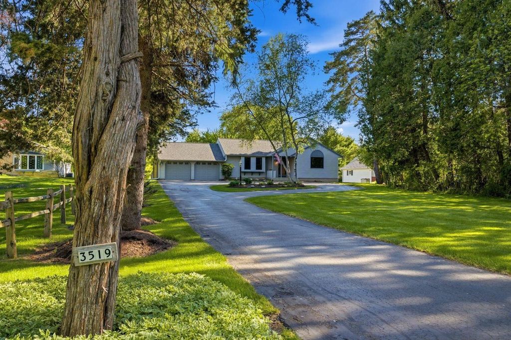 3519 Nagawicka ROAD, Hartland, WI 53029