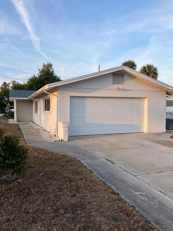 6807 113TH STREET, Seminole, FL 33772