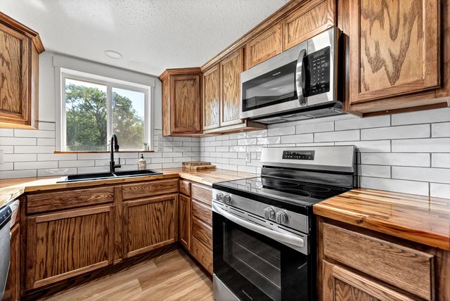 722 Easy Street, Noel, MO 64854