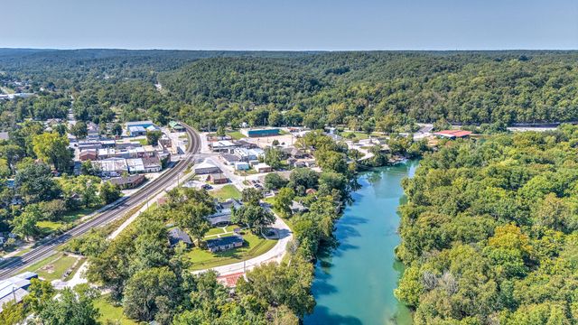 722 Easy Street, Noel, MO 64854