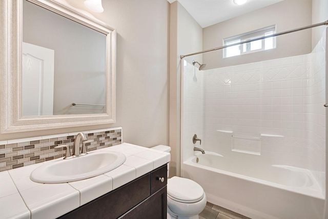 3487 Mecca, Clovis, CA 93619