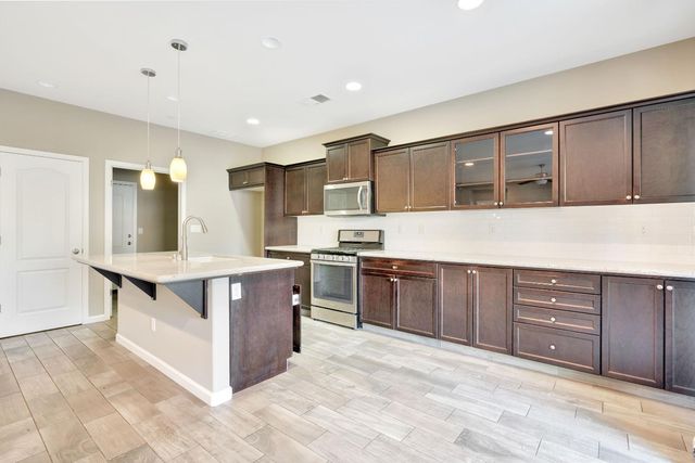 3487 Mecca, Clovis, CA 93619