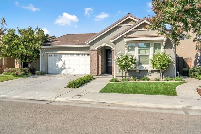 3487 Mecca, Clovis, CA 93619
