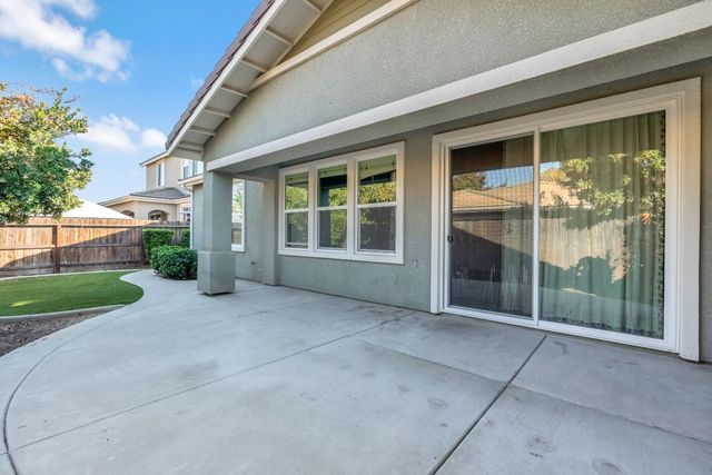 3487 Mecca, Clovis, CA 93619