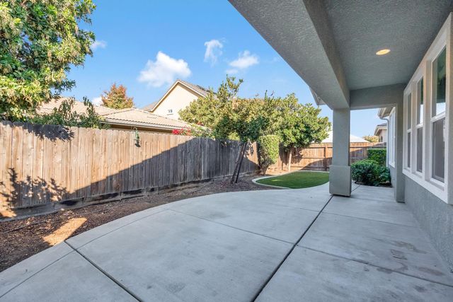 3487 Mecca, Clovis, CA 93619