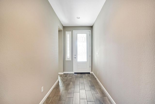 3487 Mecca, Clovis, CA 93619