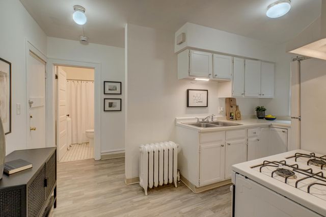 1088 Dayton Avenue, Saint Paul, MN 55104