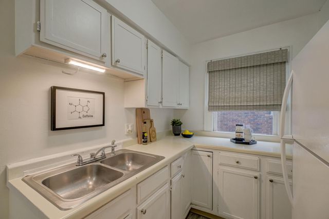 1088 Dayton Avenue, Saint Paul, MN 55104