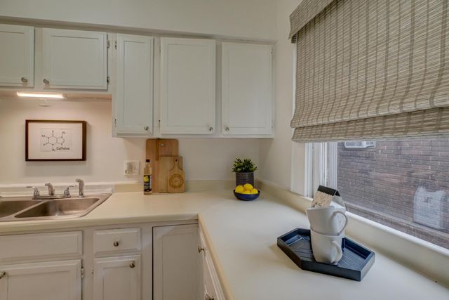 1088 Dayton Avenue, Saint Paul, MN 55104