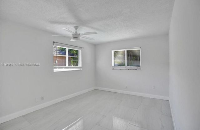 11280 NW 40th St, Coral Springs, FL 33065