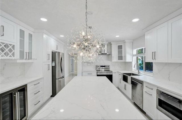 11280 NW 40th St, Coral Springs, FL 33065