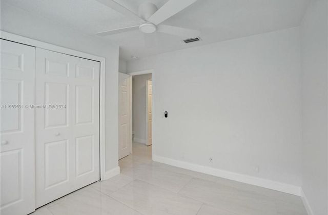 11280 NW 40th St, Coral Springs, FL 33065