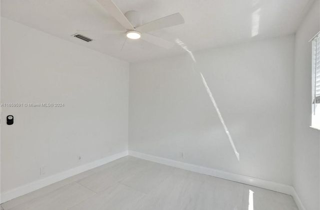 11280 NW 40th St, Coral Springs, FL 33065