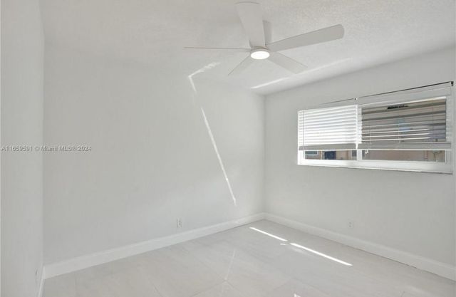 11280 NW 40th St, Coral Springs, FL 33065