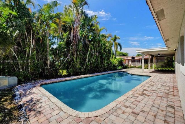 11280 NW 40th St, Coral Springs, FL 33065