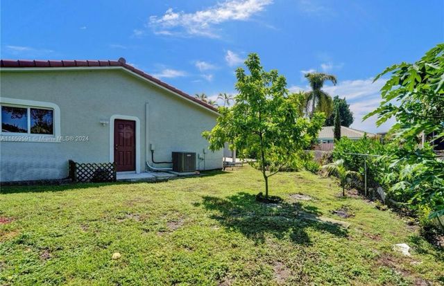 11280 NW 40th St, Coral Springs, FL 33065