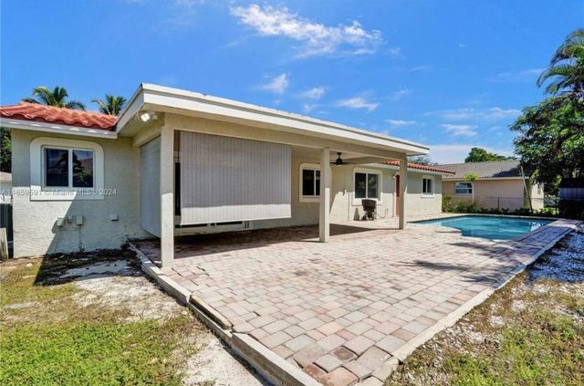 11280 NW 40th St, Coral Springs, FL 33065