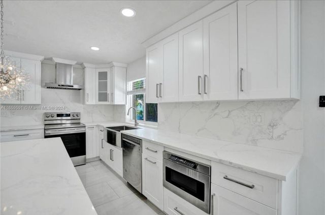 11280 NW 40th St, Coral Springs, FL 33065