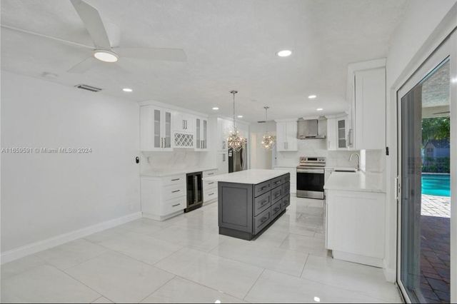 11280 NW 40th St, Coral Springs, FL 33065