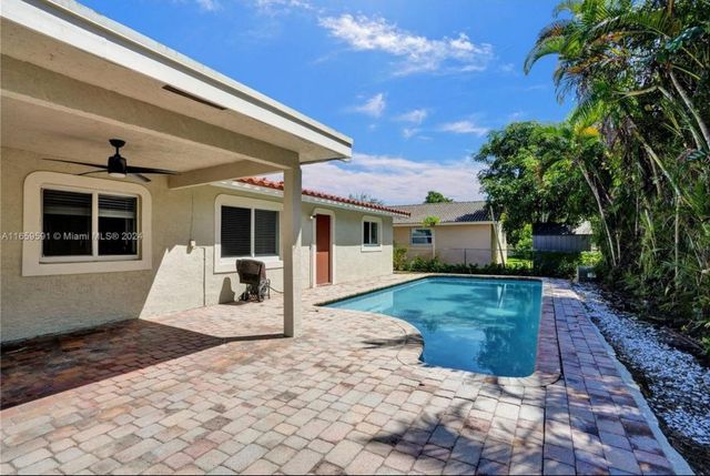 11280 NW 40th St, Coral Springs, FL 33065